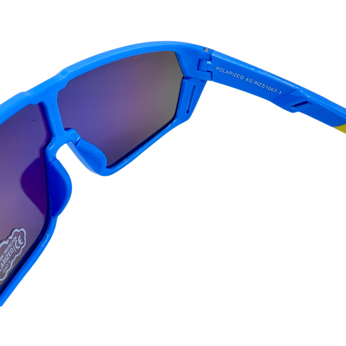 Hinges of blue frames and yellow arms, kids' sports sunglasses with polarised polycarbonate lenses.