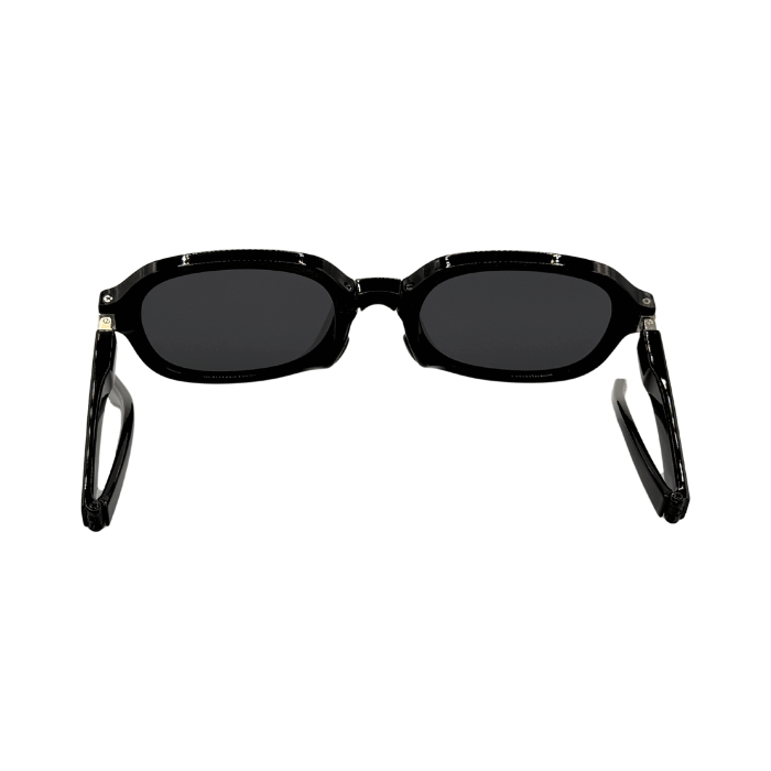 Temple Detail of foldable, round-framed Black Colour sunglasses and polarized lenses.